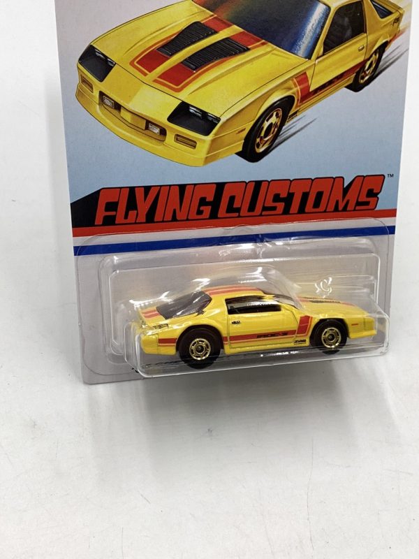 Hot wheels 2022 Flying Customs 85 Chevrolet Camaro IROC-Z 155G Fashion