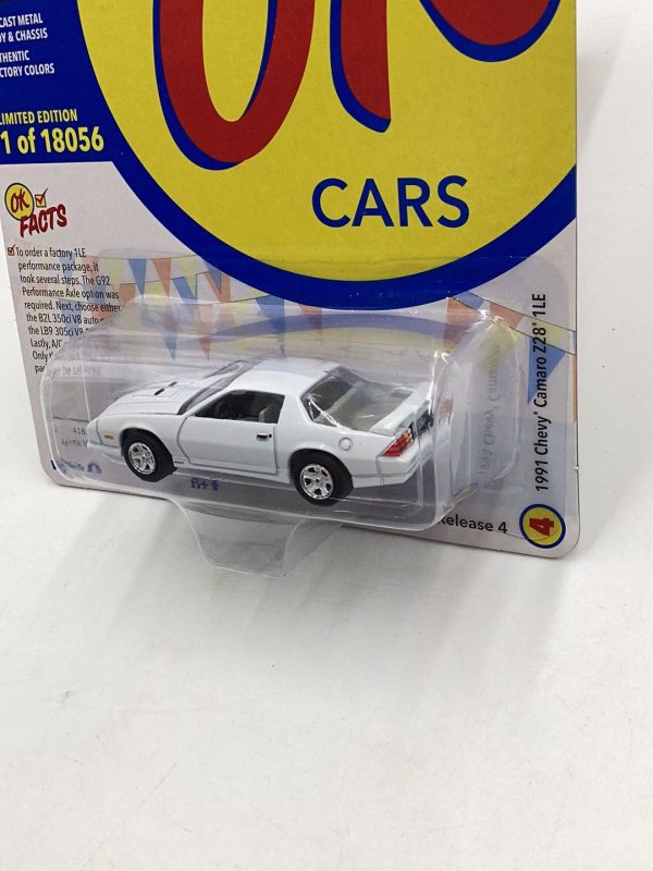 Johnny Lightning Muscle Cars USA 1991 Chevy Camaro Z28 1LE White 230B Online now